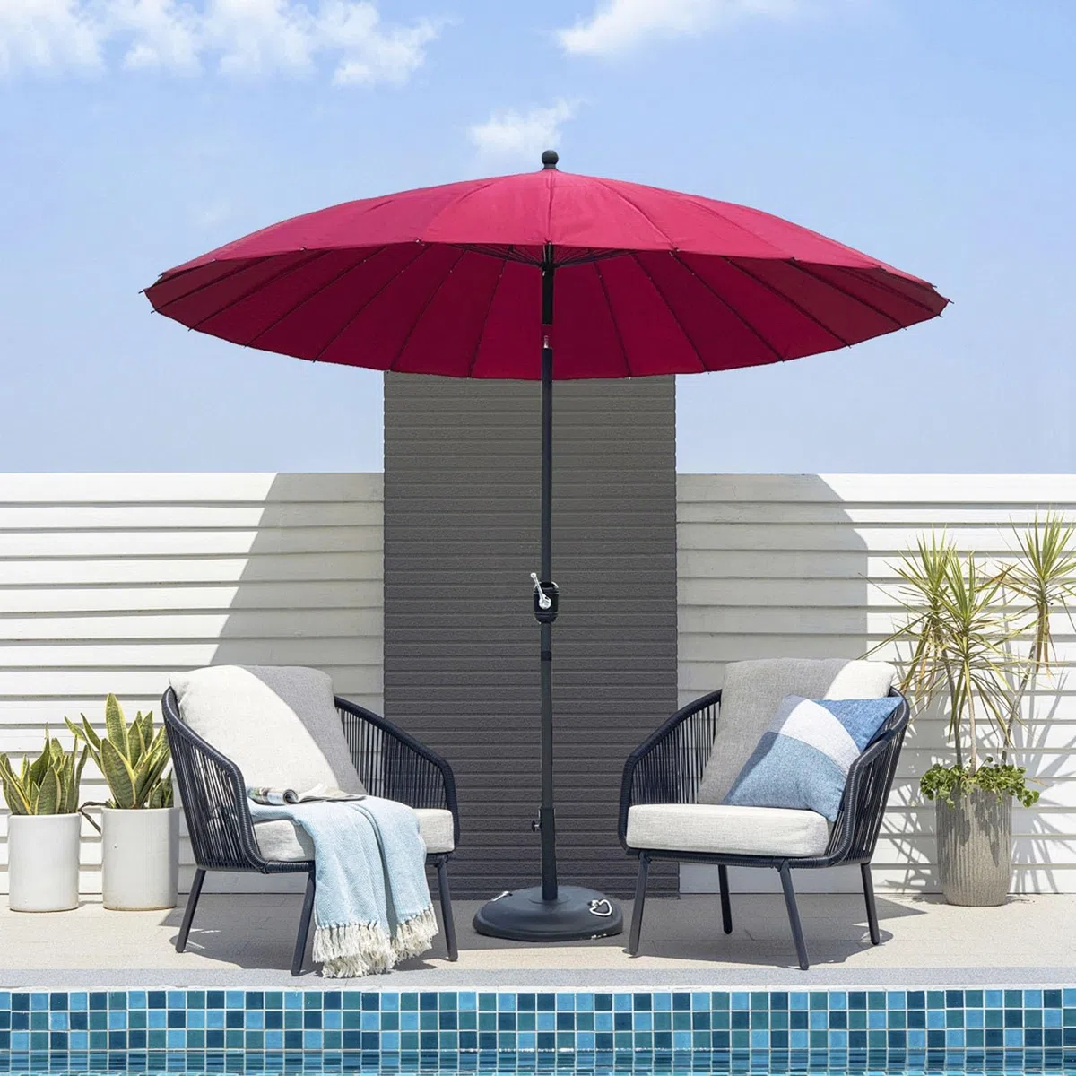 Ombrellone da esterno – Ombrello rotondo da tavolo da mercato con pulsante di inclinazione e manovella – Adatto per giardino, balcone, spiaggia, piscina e prato